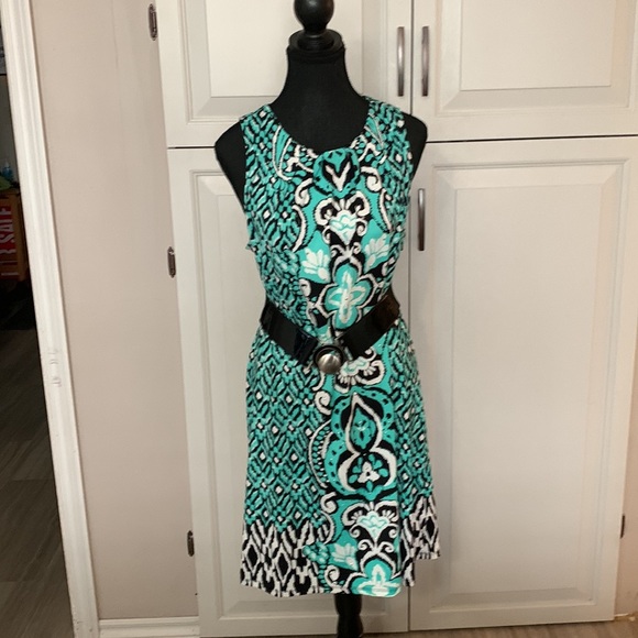 Sleeveless Dress with silver bead embellishment - Picture 2 of 5